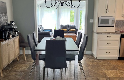 Bourget House | Cozy Countryside Retreat