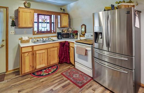 Wellington House | Cozy Country Cabin 4 Mi to Cave Run Lake!