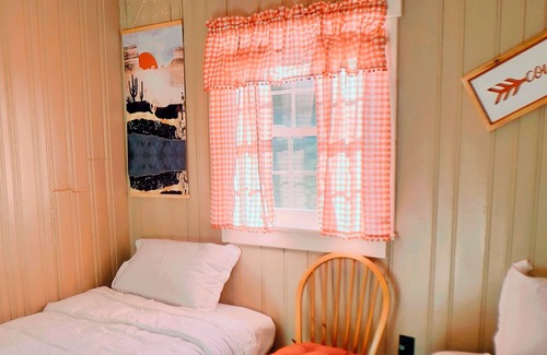 Luray Cabin | ★ Cozy Country Cabin ★ near Luray & hiking trails!