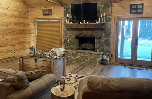 Sturgis Cabin | Cozy country Cabin