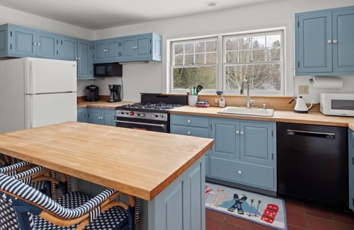 Waitsfield House | Cozy country cape w/sunny terrace & pond