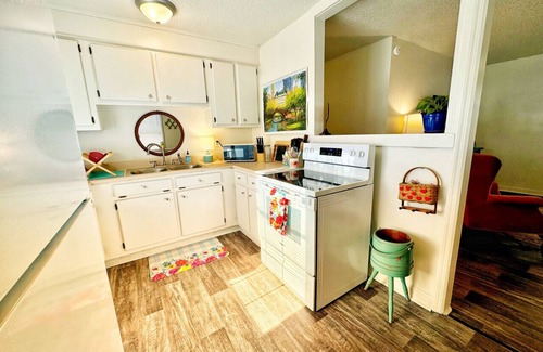 Travelers Rest Cabin | Cozy, Country Cottage