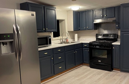 Houma House | Cozy Country Cottage located minutes from hospitals and Downtown Houma
