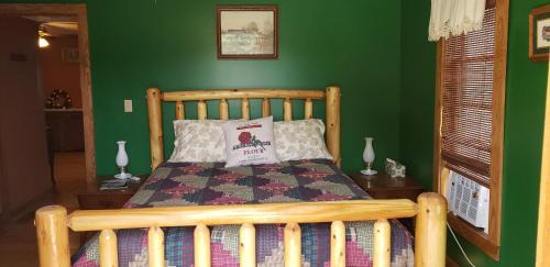 Fredonia House | Cozy Country Farm Stay