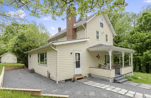 Lackawaxen Other | Cozy country farmhouse by the Delaware River