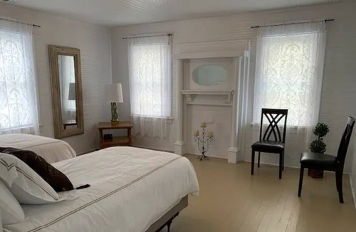 High Point House | Cozy, Country Farmhouse, Entire House