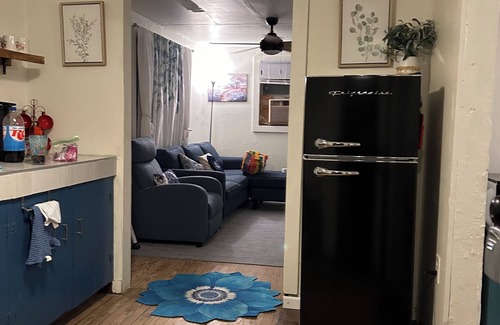 Cotulla House | Cozy country feel 2-bedroom house in Cotulla with WiFi and ACnpets welcomed
