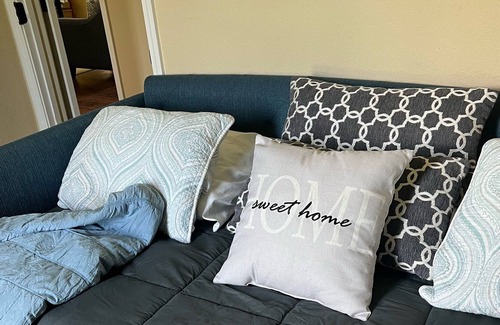 Loxley House | Cozy Country Home close to shopping, dining, beaches.