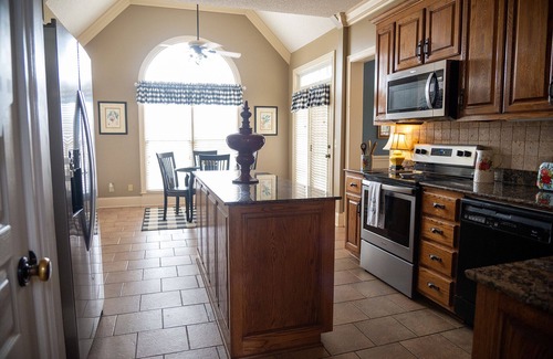 Ardmore Other | Cozy Country home with Elk River access! 4 Bedrooms 3 bathrooms (Sleeps 8)