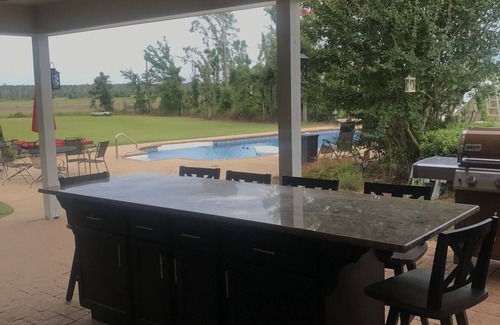 Carson House | Cozy, country living with plenty of privacy and fun things to do!
