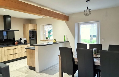 Thiel-sur-Acolin Cottage | Cozy Countryside Getaway: 2-BR, Terrace, Close to Le Pal, Fully Equipped