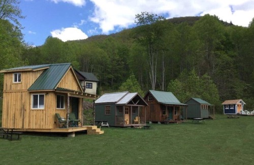 Frank Cabin | Cozy Couples Cabin w/Mountain Views