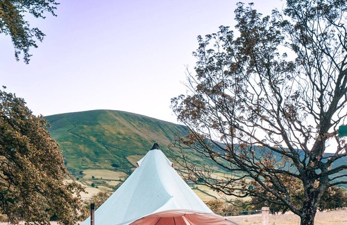 Peak District National Park RV Rental | Cozy Couples/Small groups Glamping-Private Hot Tub