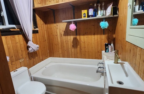 Port Burwell House | Cozy couples vacation home 2 minutes to beach with backyard over looking harbour