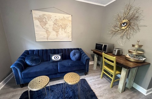 Fayetteville Apartment | Cozy Court Street #3 Steps from Everything!