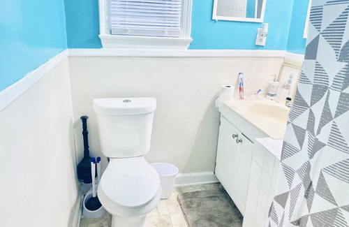 Downtown House | “Cozy Cove” Family Sized Home On the Water! 10 minutes to the beach