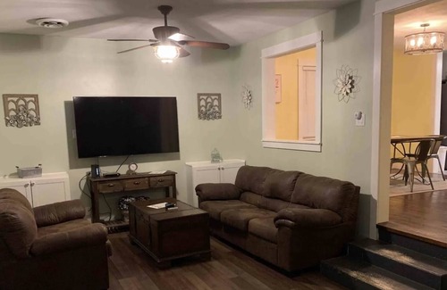 Stillwater House | Cozy Cowboy Cabin - Stillwater