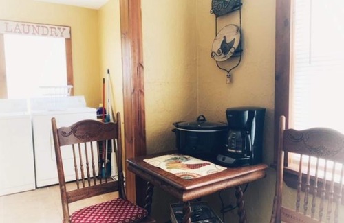 Lawton House | Cozy Cowboy Home 2 miles to Post! Great local to Hospitals. Eat/Shop/Relax