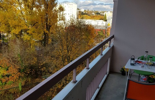 Dijon Apartment | Cozy cozy apartment with large balcony
