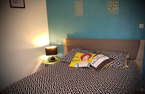 Dijon Apartment | Cozy cozy apartment with large balcony