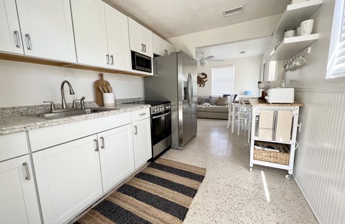Roberta Heights In Oakdale Park House | Cozy Crab House, Beachside, Walk to Beach & River, Coffee Bar & Fire Pit