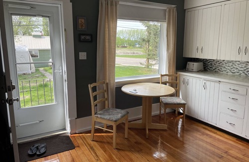 Rosthern Cottage | Cozy Creekside cottage offering a quiet rural prairie town experience