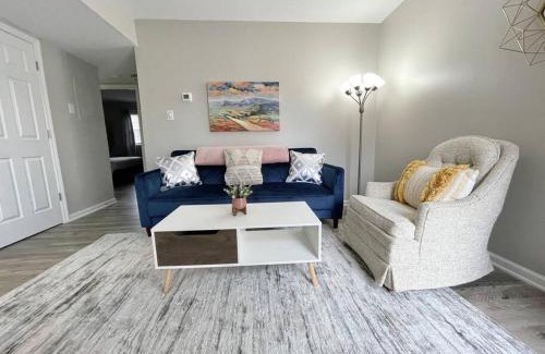 Durham Apartment | * Cozy Crib * Pet Friendly * King Bed *
