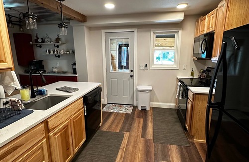 Crosby Cottage | Cozy Crosby Cottage