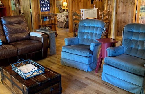 Newaygo Cabin | Cozy Croton Pond Cabin