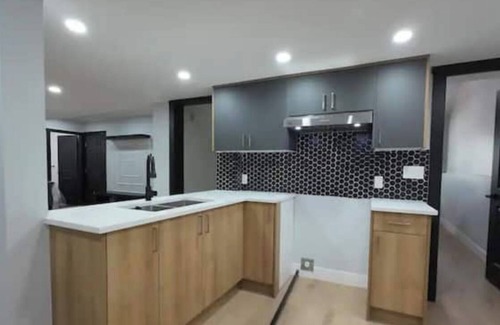 Southeast Calgary House | Cozy Cue Retreat I 2 BR