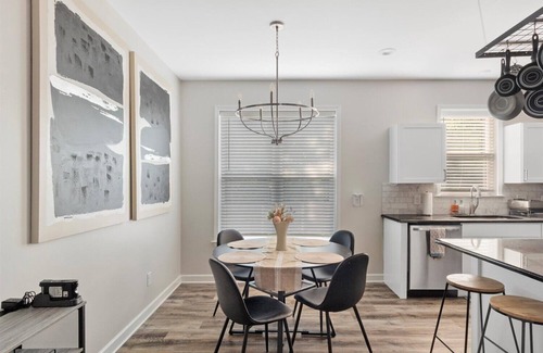 Madison House | Cozy Cul De Sac w/fenced backyard, covered patio, fire pit, near Grand Ole Opry