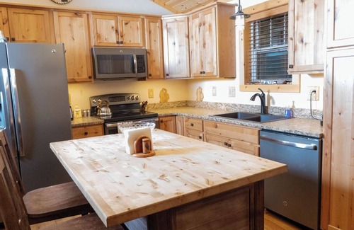 Mancelona Cabin | Cozy custom cabin with high-end amenities. 75% of our renters are return guests!