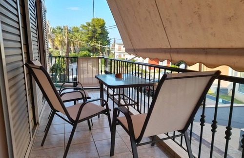 Lokroi Apartment | Cozy & cute apartment - 2 minutes from the beach!