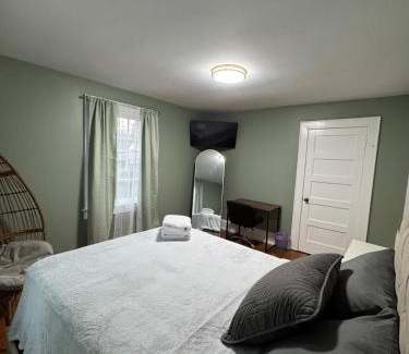 Martha Jefferson Apartment | Cozy cville spot