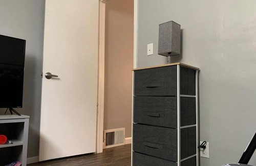 Cleveland Apartment | Cozy Daisy 2 Bedrooms With Patio, Wi-Fi, Parking & Self Check In