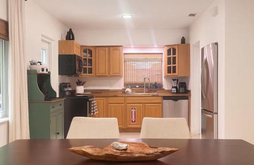 Dania Beach House | Cozy Dania Beach House with Fenced Backyard