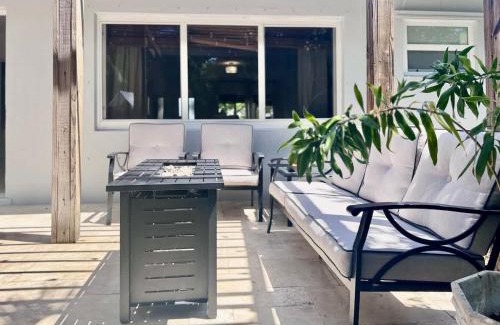 Dania Beach House | Cozy Dania Beach House with Fenced Backyard