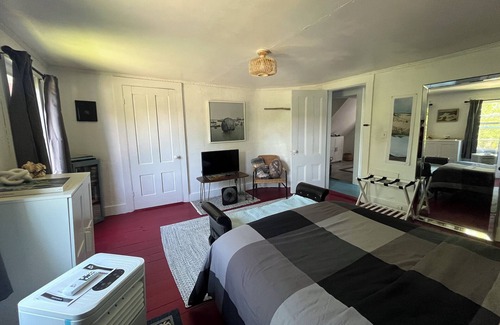 Deer Isle Other | Cozy Deer Isle Farmhouse Retreat