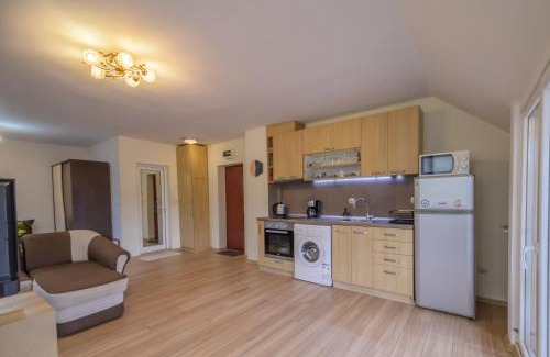 Varosha Apartment | Cozy & Delightful Apart & AUBG & Free Garage Parking