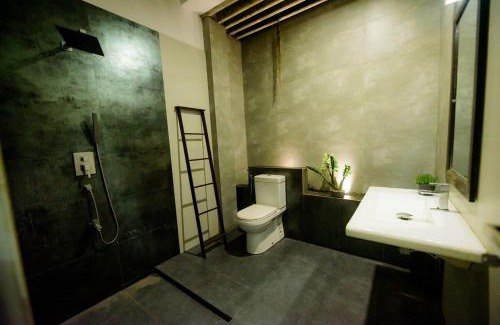 Dammakusala Mawatha House | Cozy Deluxe Room Near Ambalangoda Beach