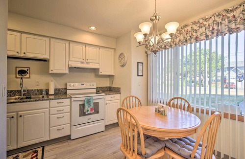 Depoe Bay Condo | Cozy Depoe Bay Hideaway, Steps to Scenic View