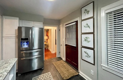 Jeffersontown House | Cozy Designer Family-Friendly Home