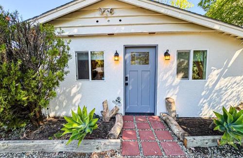 Calabasas House | Cozy Designer Guesthouse with Style - RE