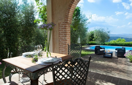 Radicondoli Villa | Cozy detached villa with private, scenic pool and garden