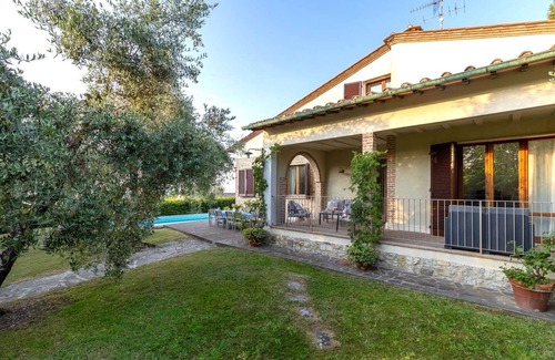 Radicondoli Villa | Cozy detached villa with private, scenic pool and garden
