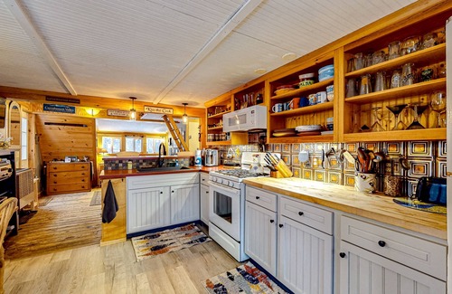 Carrabassett Valley Cabin | Cozy, dog-friendly cabin with woodstove - steps to trails, minutes to Sugarloaf