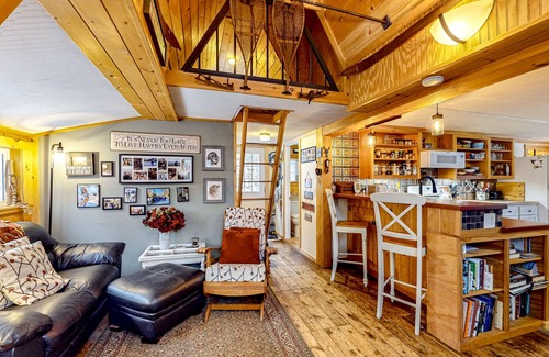 Carrabassett Valley Cabin | Cozy, dog-friendly cabin with woodstove - steps to trails, minutes to Sugarloaf