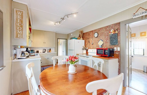 Gleneden Beach Cabin | Cozy dog-friendly home with beach access, firepit & streaming
