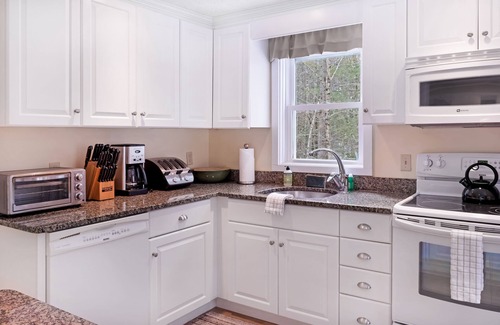 Eidelweiss Village House | Cozy dog-friendly home w/deck, fireplace, & forest views - very kid friendly