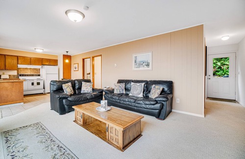 Tillamook House | Cozy dog-friendly home with ocean views, a private hot tub and washer & dryer